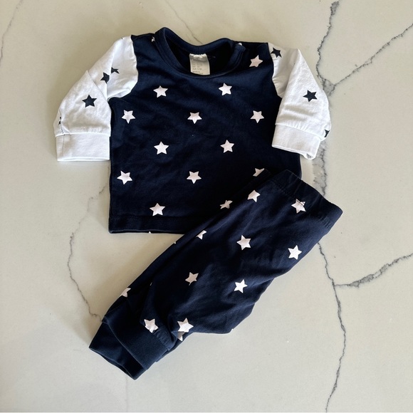 H&M Star Outfit - Picture 1 of 5